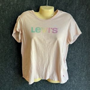 🌸 3/$15 bundle🌸  Pink Levi’s shirt short‎ sleeve size large